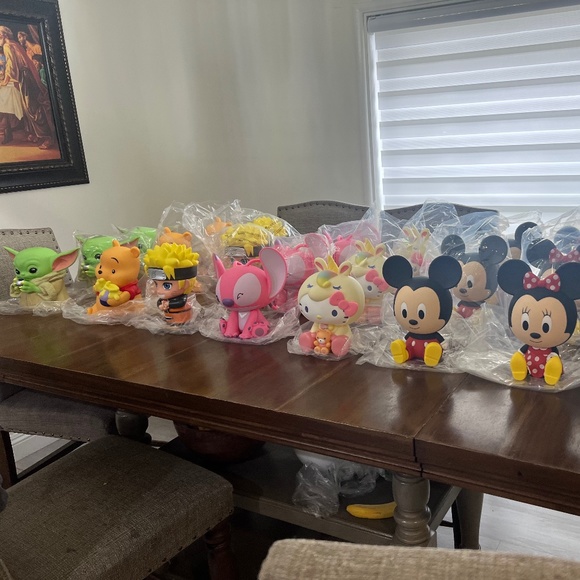 Piggy Banks- Hello Kitty, Stitch, Angel, Minnie, Mickey, Winnie the Pooh, Yoda - Picture 1 of 8